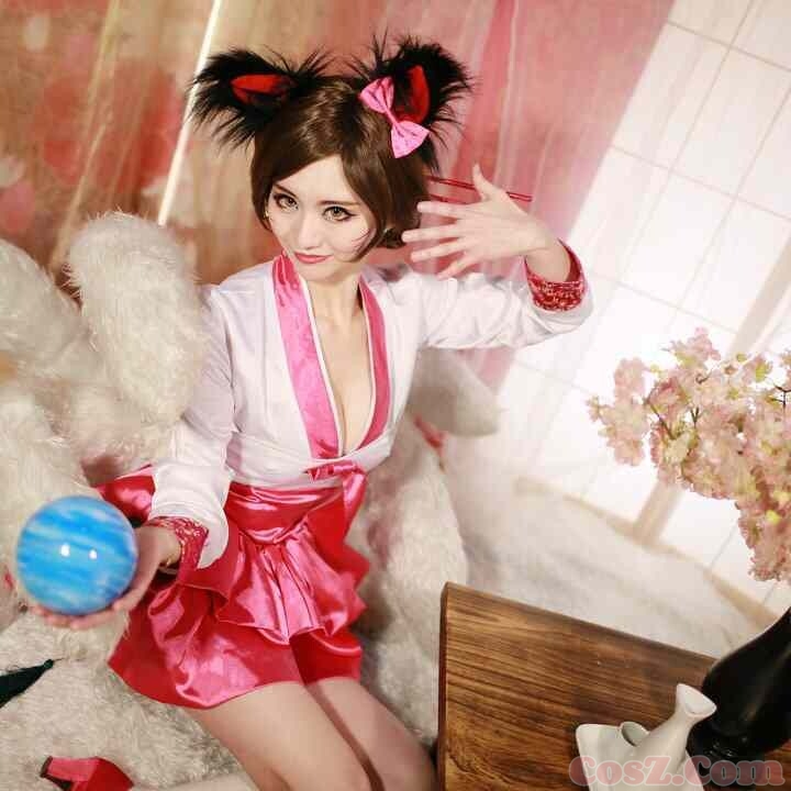 美人狐妲己凸显身材，身材这么好的你看出来是谁了么