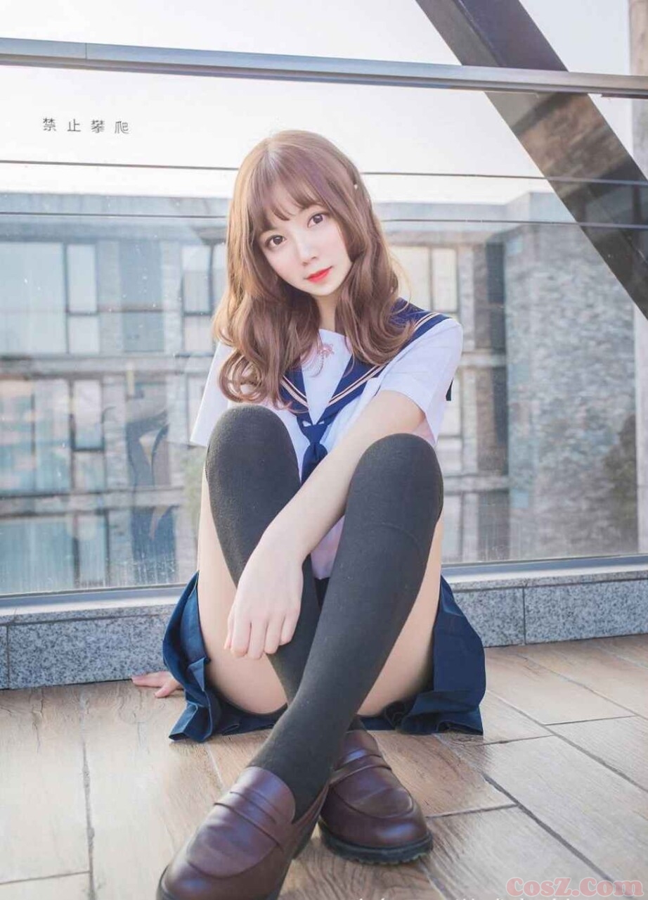 黑丝萝莉黑丝御姐还是沙滩上的萌妹子