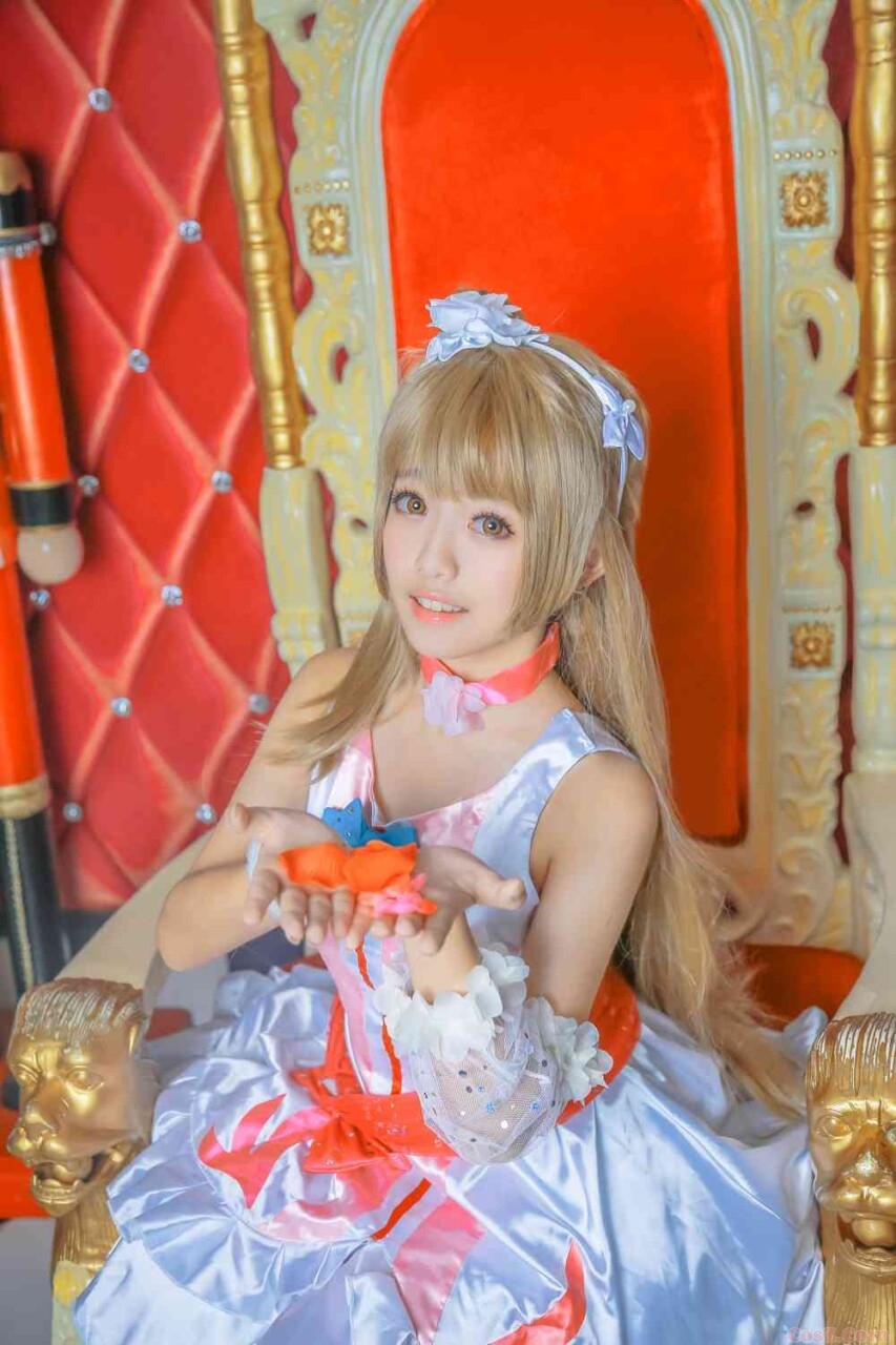 Lovelive女仆这好像是在古堡中装修豪华！