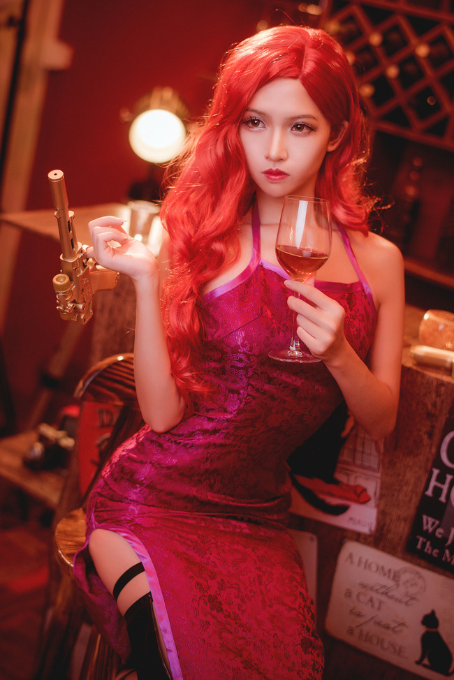[cosplay]《英雄联盟》赏金猎人-女枪特工狂花[二次元cos]