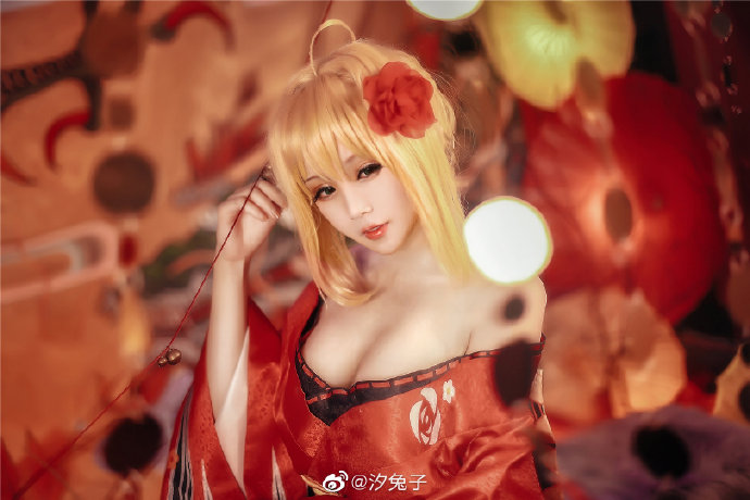 [cosplay]唔姆，来做余的王妃吧[二次元cos]