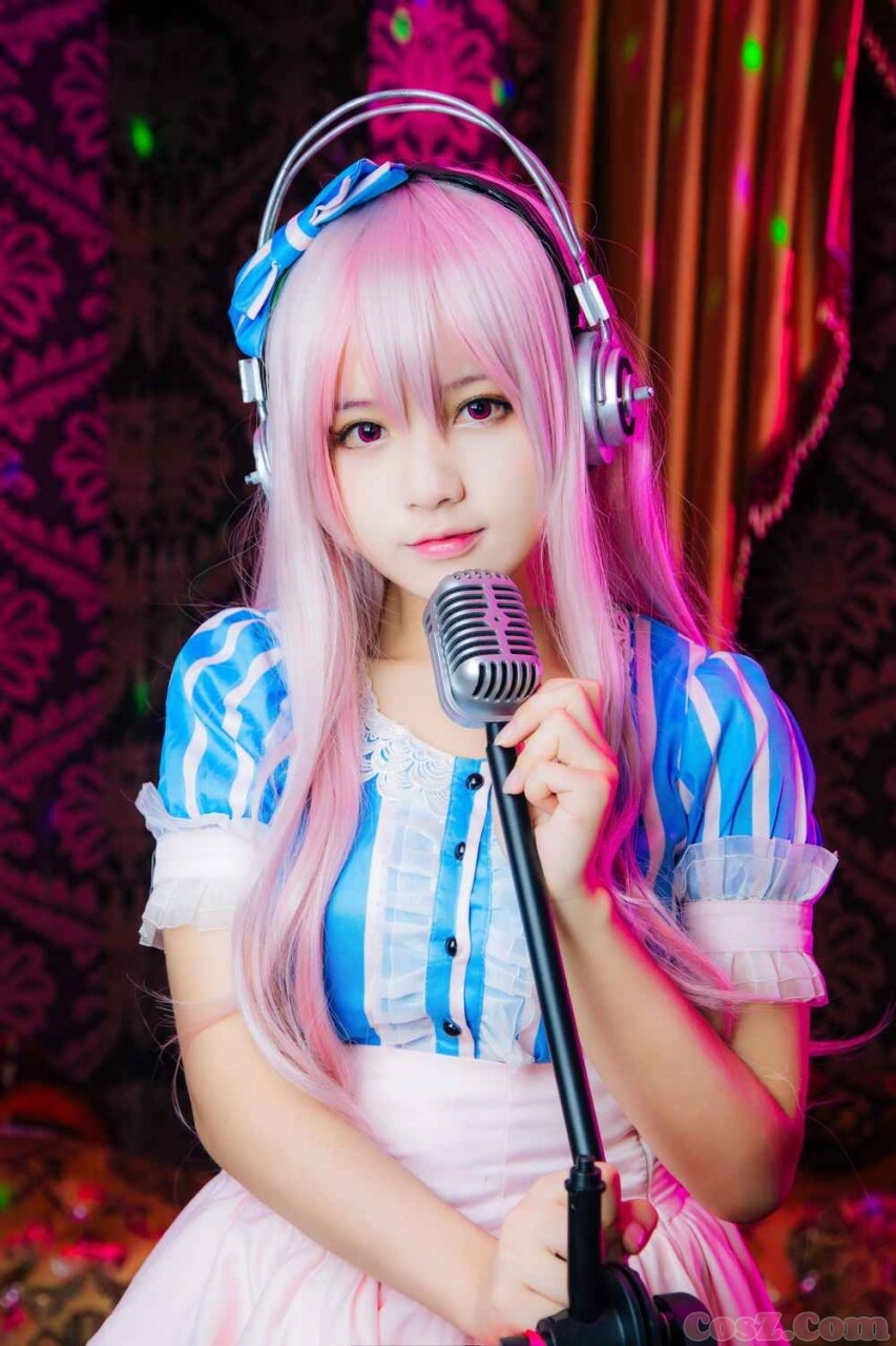 索尼子 蓝白萝莉眼镜娘为你献歌